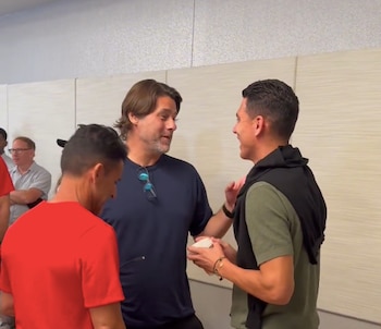 Así fue el reencuentro entre el DT y jugador. (captura de pantalla)