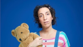 Actriz se apoya en su