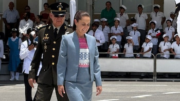 La presidenta arribó al sitio acompañada del titular de la Defensa, el General Ricardo Trevilla Trejo. Crédito: Juan Castillo - Infobae México