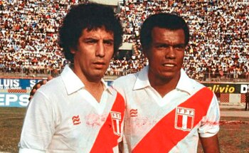 César Cueto y Teófilo Cubillas
