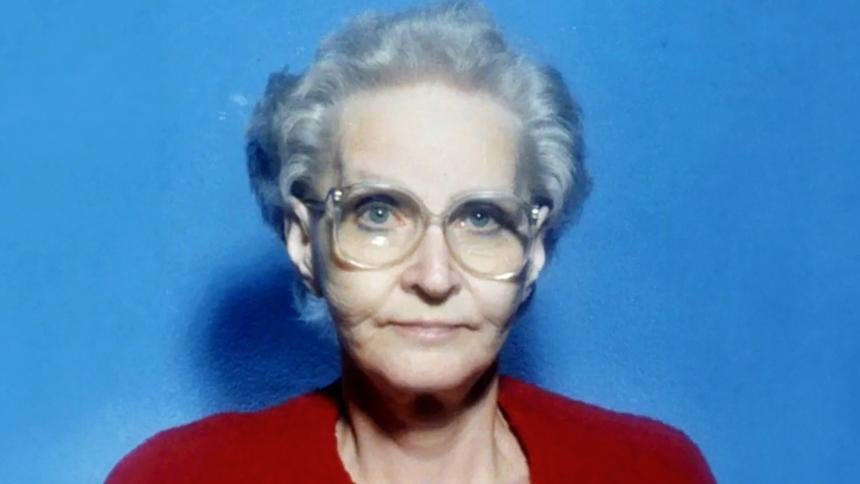 Dorothea Puente administró una pensión en Sacramento donde asesinó y enterró a sus inquilinos en el jardín (Policía de California)