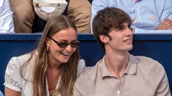 Pablo Urdangarin y Johanna Zott, paseo por Barcelona tras asistir a la ponencia de Iñaki Urdangarin