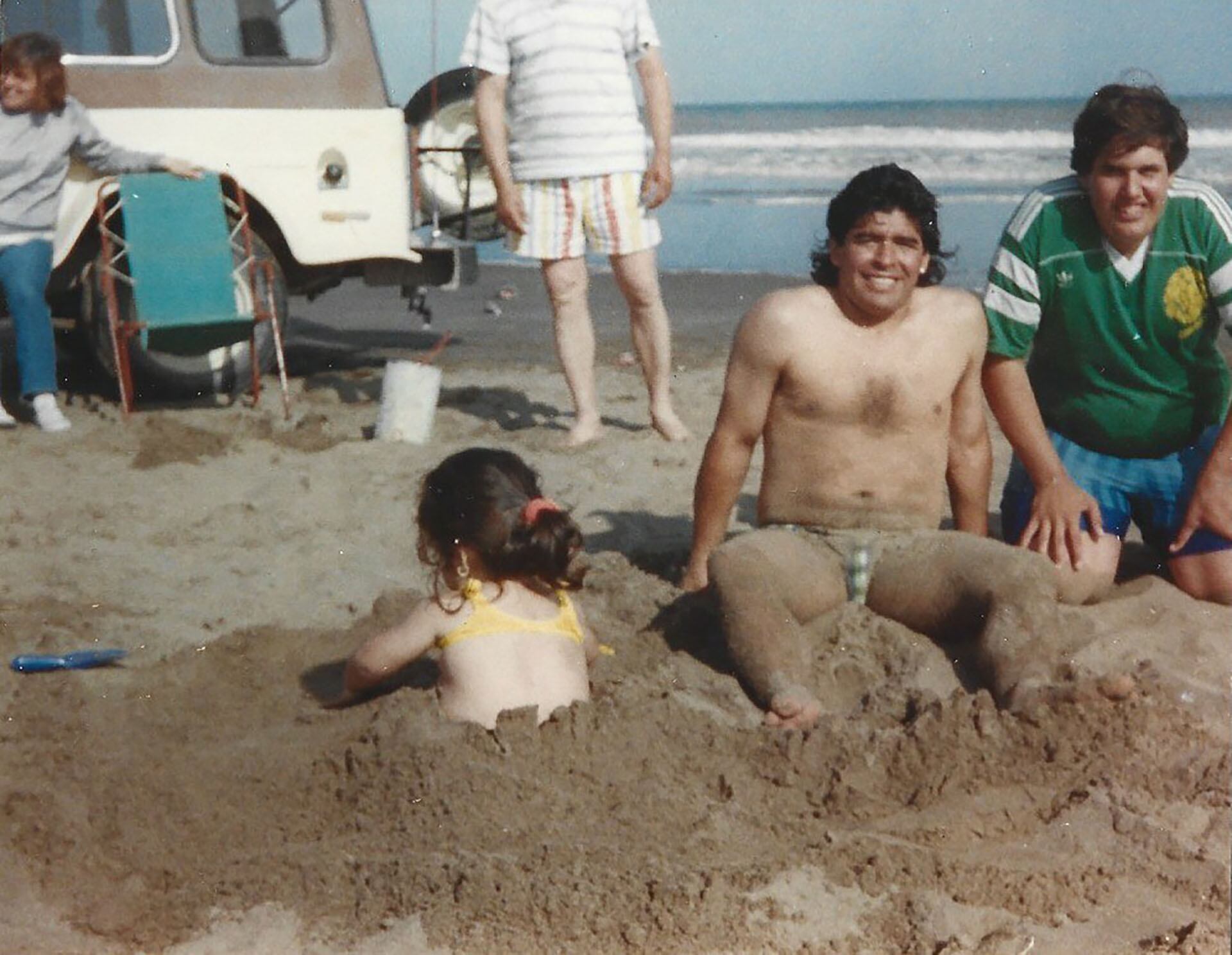 Maradona en la apacible playa de Marisol en el verano de 1992: tenía 31 años