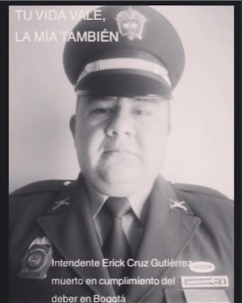 El intendente Erick Johan Cruz Gutiérrez llevaba 16 años de carrera en la institución - crédito Ministerio de Defensa Nacional / Facebook