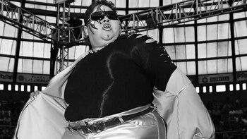 La luchadora Martha Villalobos salió