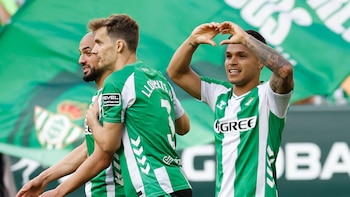 En video: reviva el gol desde fuera del área del colombiano Juan Camilo “El Cucho” Hernández con Real Betis