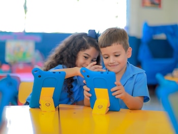 Los niños de parvularia reciben