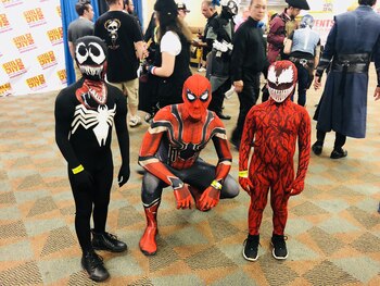 Disfraces de Carnage y Venom.