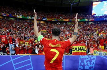 Morata celebrando el título de