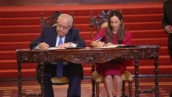 Los Gobiernos de Guatemala y el Reino Unido firman un memorando para impulsar el MetroRiel Metropolitano