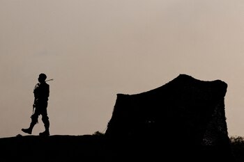 Israel sostiene que está en un conflicto armado, por lo que sus obligaciones son muy inferiores (REUTERS/Amir Cohen)