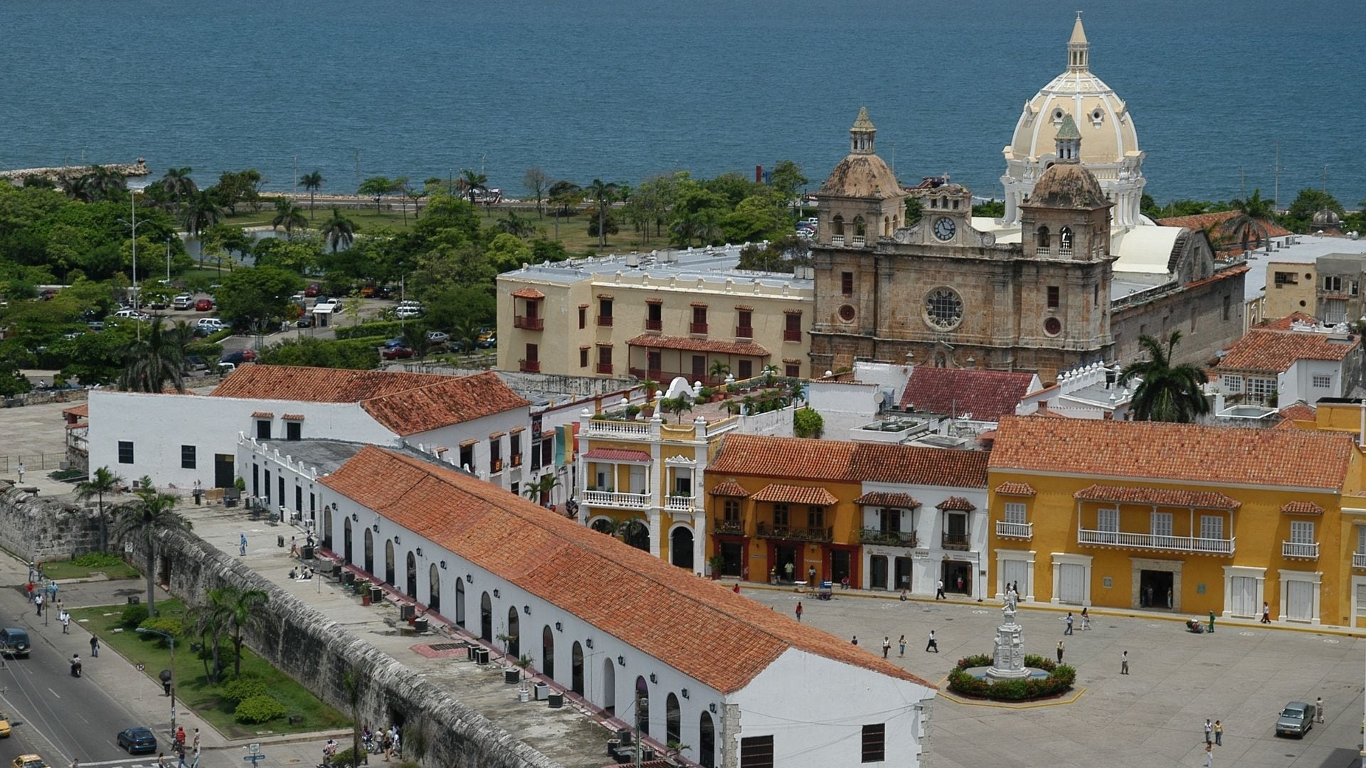 La ausencia de información oficial mantiene la tensión después del tiroteo en el campo de golf, donde testigos aseguran que varios disparos impactaron al menor, alimentando el reclamo de justicia en la región - crédito Colprensa