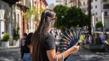 El calor pondrá en aviso hoy a casi toda España, con 10 CCAA en nivel naranja, y más de 40ºC en nordeste y sur