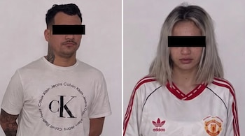 Un hombre con camiseta blanca y una mujer con camiseta deportiva, ambos con un rectángulo negro en los ojos.