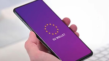 El proyecto de verificación de edad de la UE exige certificación por 'hardware' y desata críticas del 'software' libre