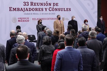 Ante la ausencia de AMLO