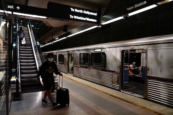 Metro anunció salas sensoriales, Waymap y estaciones de hidratación para el Mundial de la FIFA 2026 en Los Ángeles (REUTERS/Bing Guan)