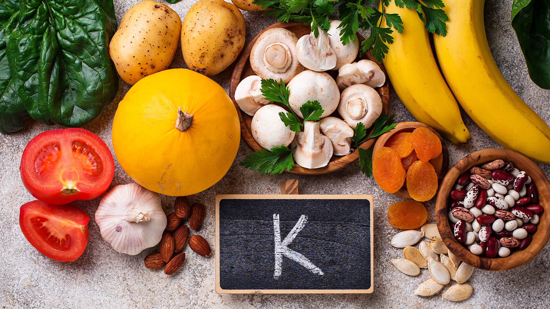 El grupo vegano reportó un 40 % más de riesgo de cáncer colorrectal comparado con consumidores de carne. - Freepik