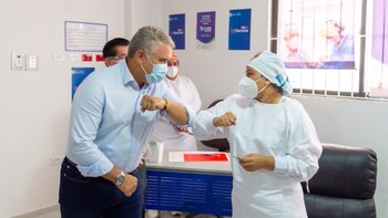 Verónica Machado, la primera vacunada