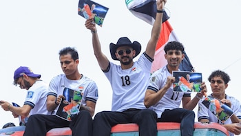 Jugador de Irak festeja el pase al Mundial 2026 con sombrero mexicano al estilo Monterrey