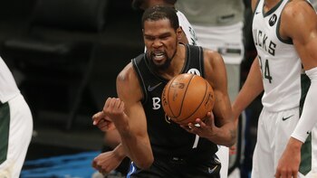 Legendaria actuación de Kevin Durant: triple-doble para los Nets, que lograron una remontada histórica ante los Bucks y están a un paso de la final del Este