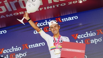 El ecuatoriano Jhonny Narváez repite victoria de etapa pese al ahínco del español Javier Romo