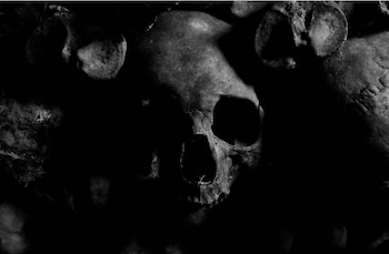 Restos humanos son usados en