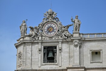 Suenan las campanas de la