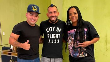 La sonrisa del delantero, conforme