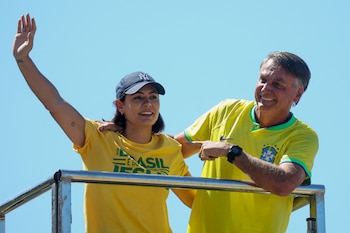 En su momento, el conflicto había derivado en cambios dentro de la estructura partidaria. El 9 de julio, Michelle Bolsonaro anunció la creación del movimiento político “Imparables MB”, pocos días después de dejar la presidencia del ala femenina del Partido Liberal en medio del enfrentamiento con Flávio Bolsonaro (REUTERS)