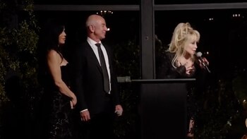 Dolly Parton recibió 100 millones