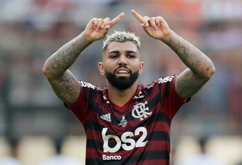 Gabriel Barbosa de Flamengo celebra
