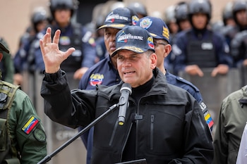 El ministro de Relaciones Interiores, Justicia y Paz de Venezuela, Remigio Ceballos. EFE/Rayner Peña R.