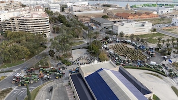Una tractorada toma Alicante contra