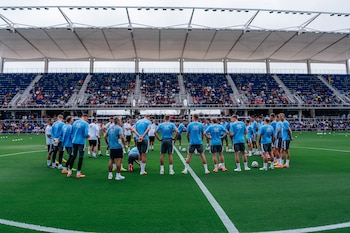 El cuerpo técnico de Chequia eligió el Texas Health Mansfield Stadium como sede de operaciones por su ubicación estratégica y sus instalaciones modernas. (X/ Czech Republic)