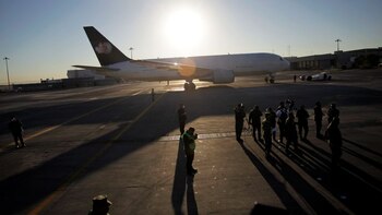 Aeropuerto de Nuevo León, primero