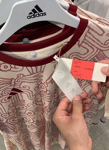 Rematan playera de la selección