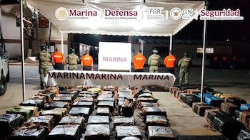 Marina intercepta más de 2 toneladas de cocaína frente a la costas de Oaxaca
