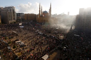 Fuertes protestas en Beirut este sábado 8 de agosto (REUTERS/Thaier Al-Sudani)