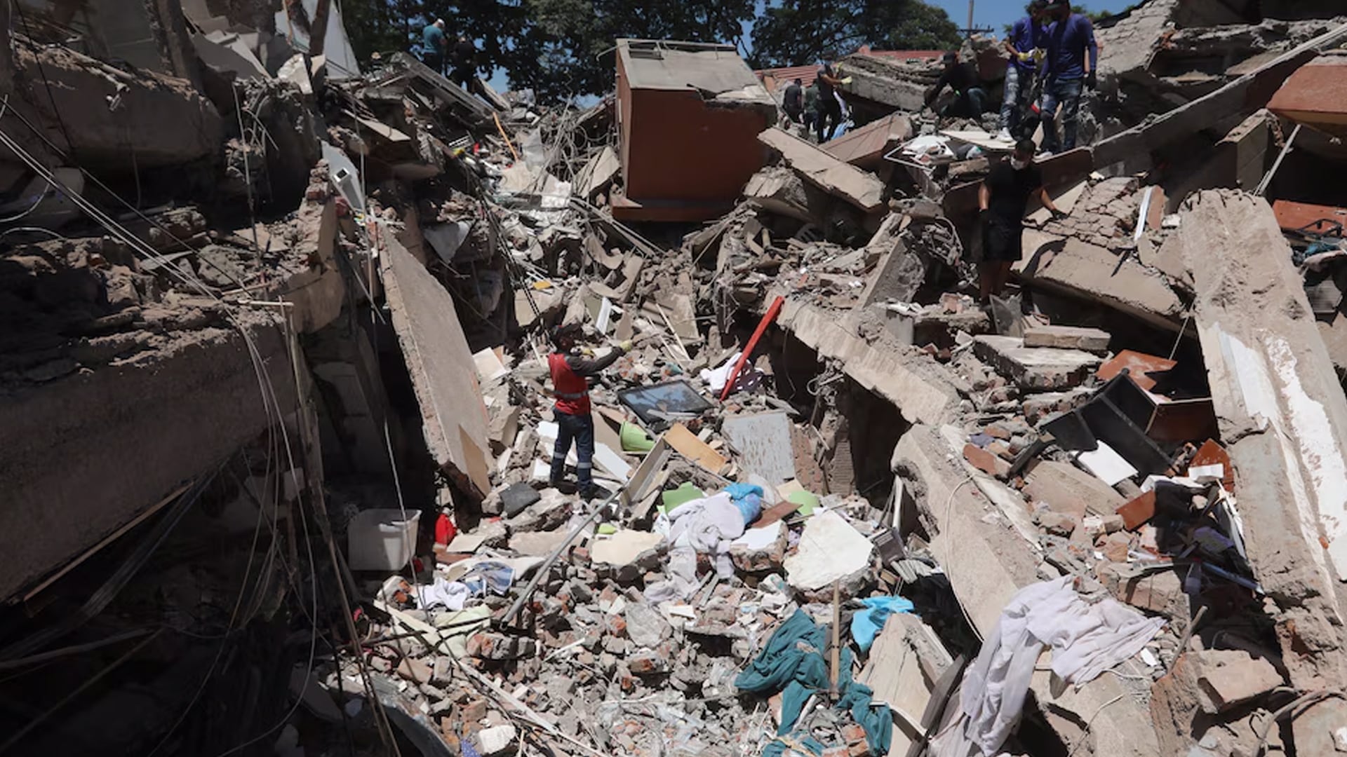 Japón, Filipinas, Venezuela, Colombia y Granada. En cuestión de semanas, un terremoto tras otro en diferentes partes del mundo volvió a encender las alarmas globales (Foto: AP)