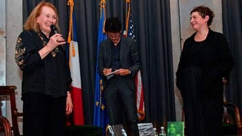 Una multitud se acercó a