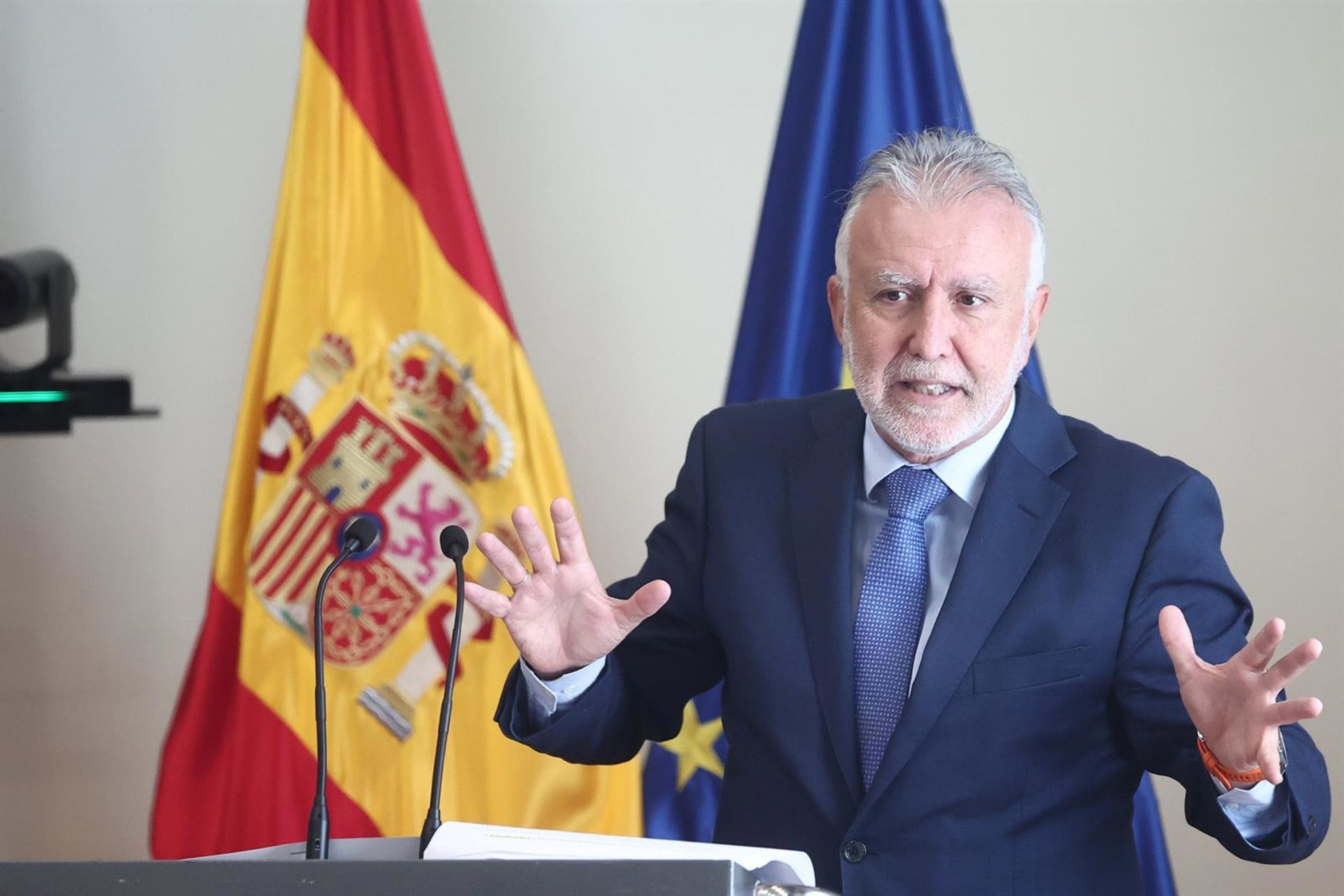 El Gobierno subraya que aplicará convenios migratorios con Marruecos para devolver a los migrantes que llegan a Ceuta