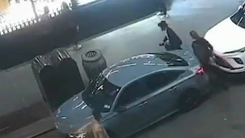 Una mujer enfrenta cargos por crímenes de odio tras atacar con jeringas a dos hombres judíos en Nueva York