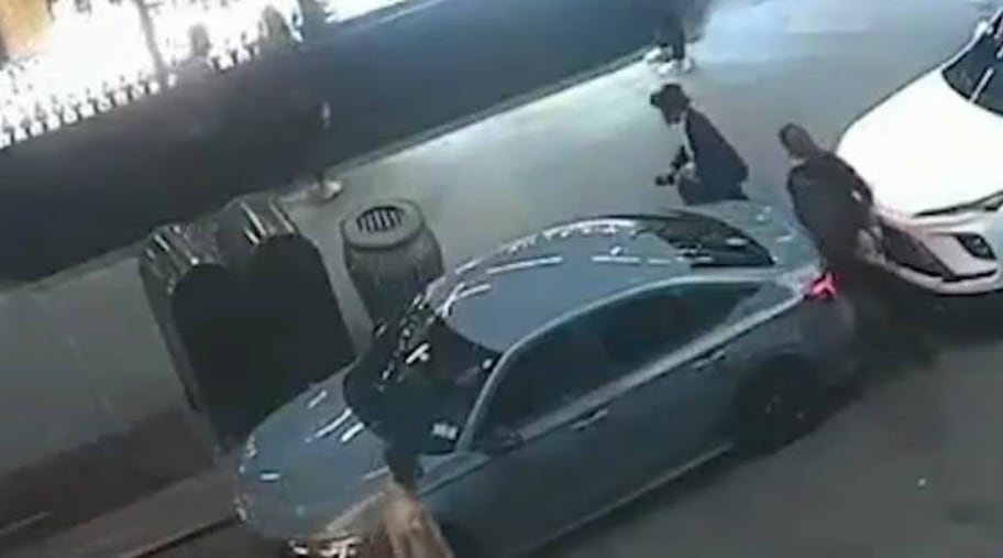 Una mujer enfrenta cargos por crímenes de odio tras atacar con jeringas a dos hombres judíos en Nueva York