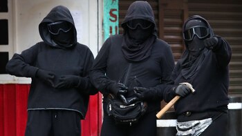 “Okupa”의 세 수감자는 약물 시험과