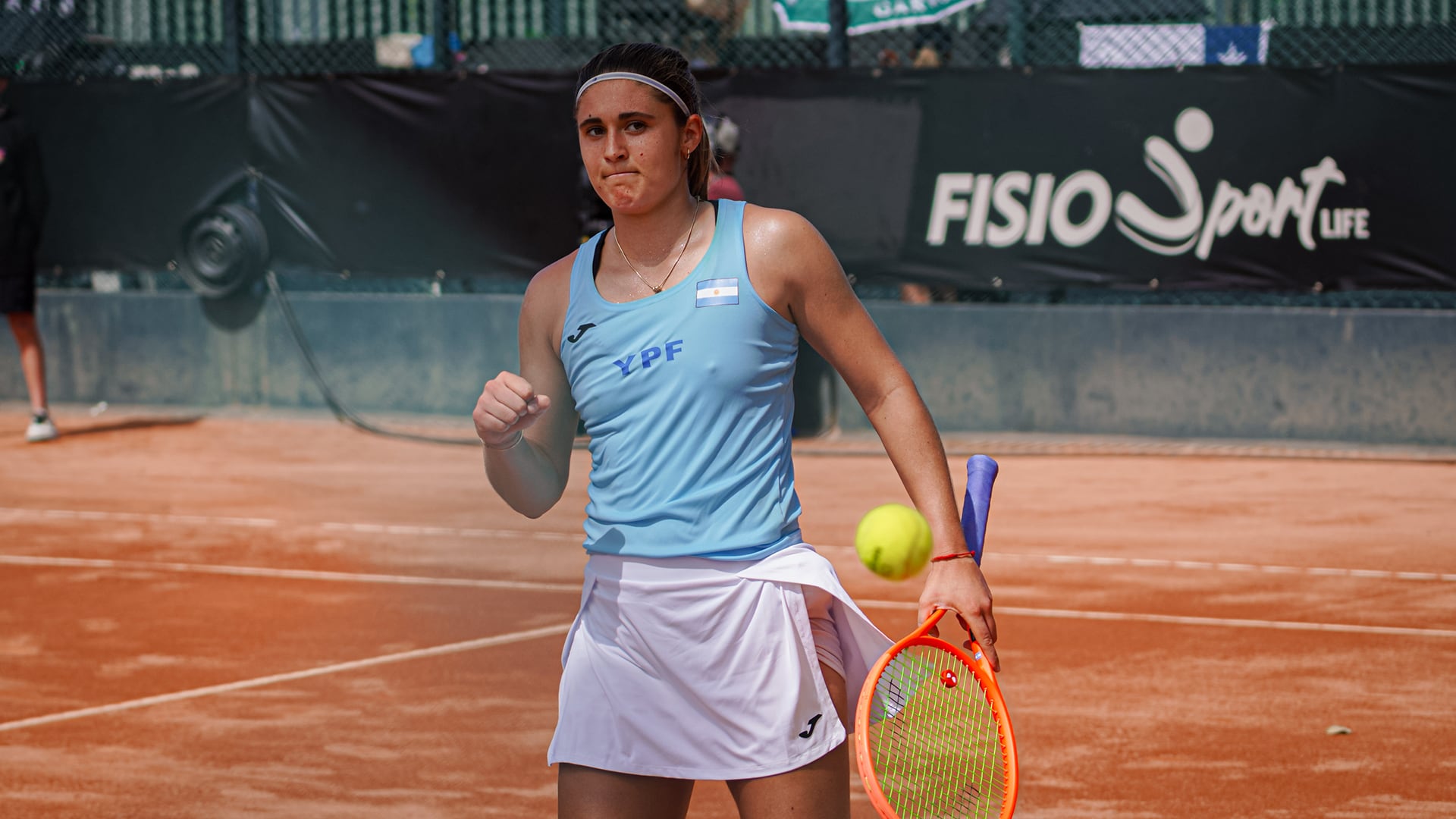 Julia Riera alcanzó los 24 triunfos con la camiseta nacional en Ibagué, Colombia (Crédito: Prensa AAT)