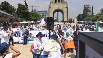 Jubilados y maestros de la CNTE se unen en megamarcha hoy lunes 25 de mayo: avanzan sobre Reforma con destino al Monumento a la Revolución y Zócalo