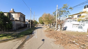 A unos 8 kilómetros del