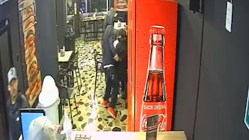 Dos de los asaltantes, cubiertos