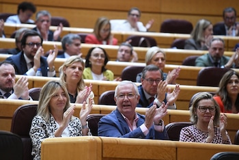 En la primera fila, la